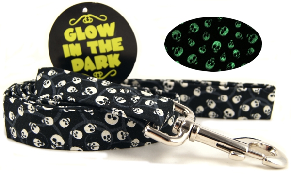 Glow in the Dark Skulls Dog Leash