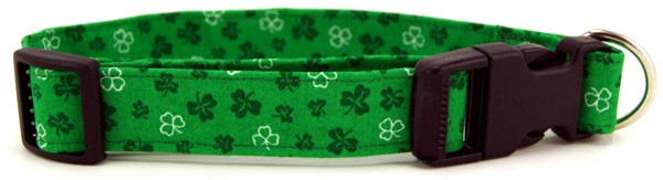 Tossed Shamrocks on Green Dog Collar